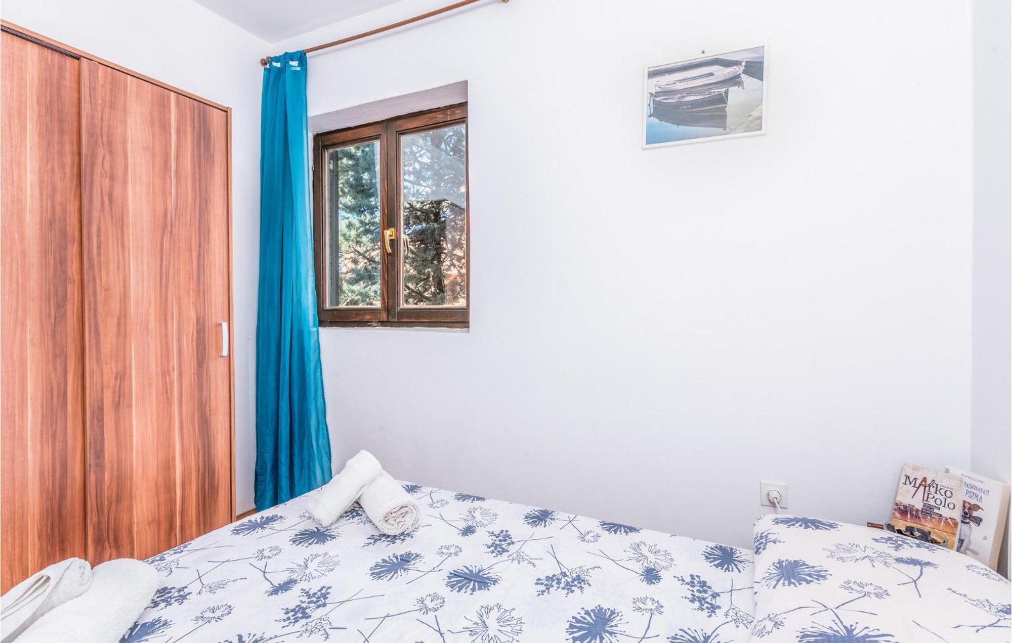 3 Bedroom Nice Apartment In Krk Krk Town Exterior foto