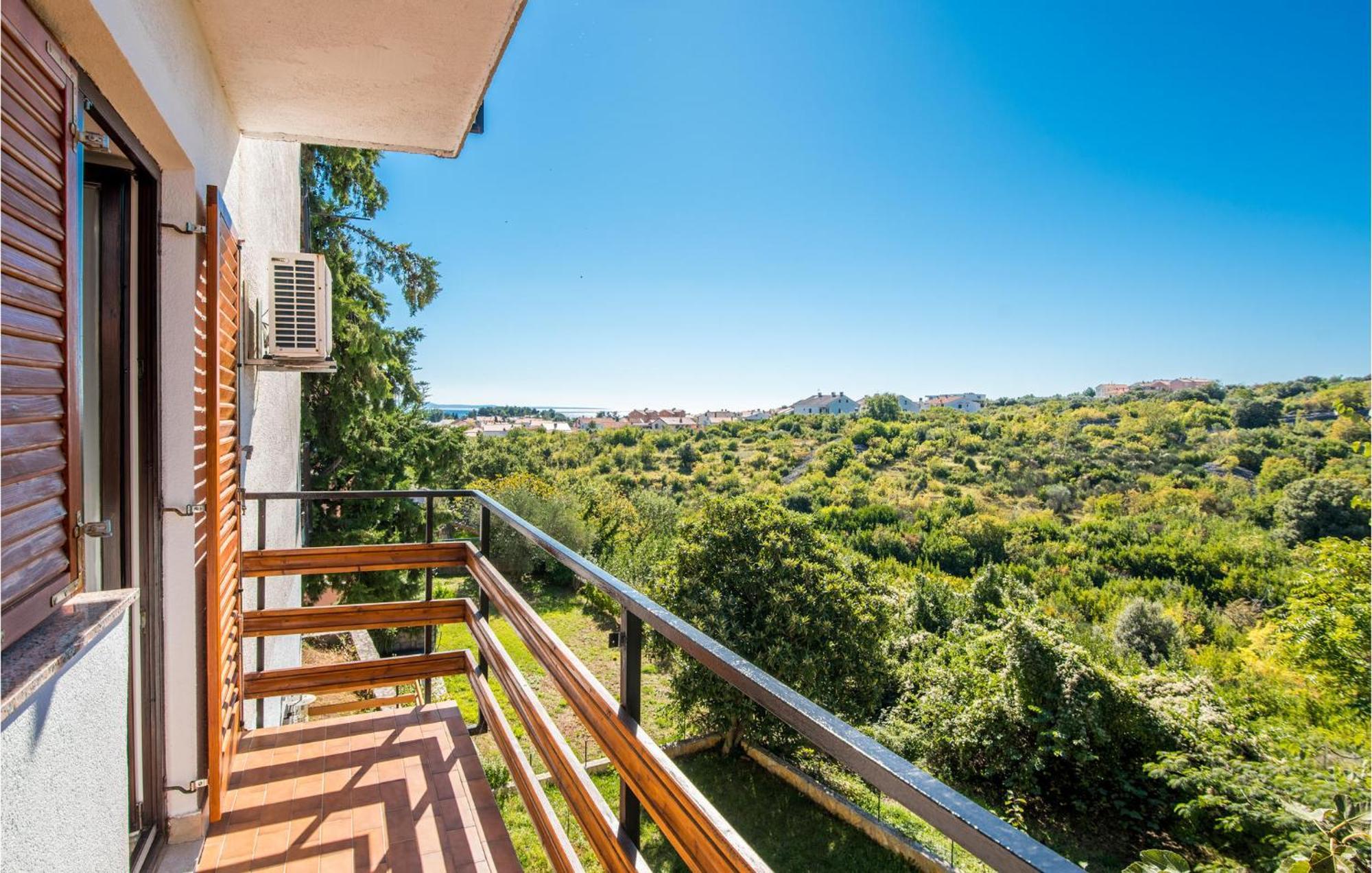 3 Bedroom Nice Apartment In Krk Krk Town Exterior foto