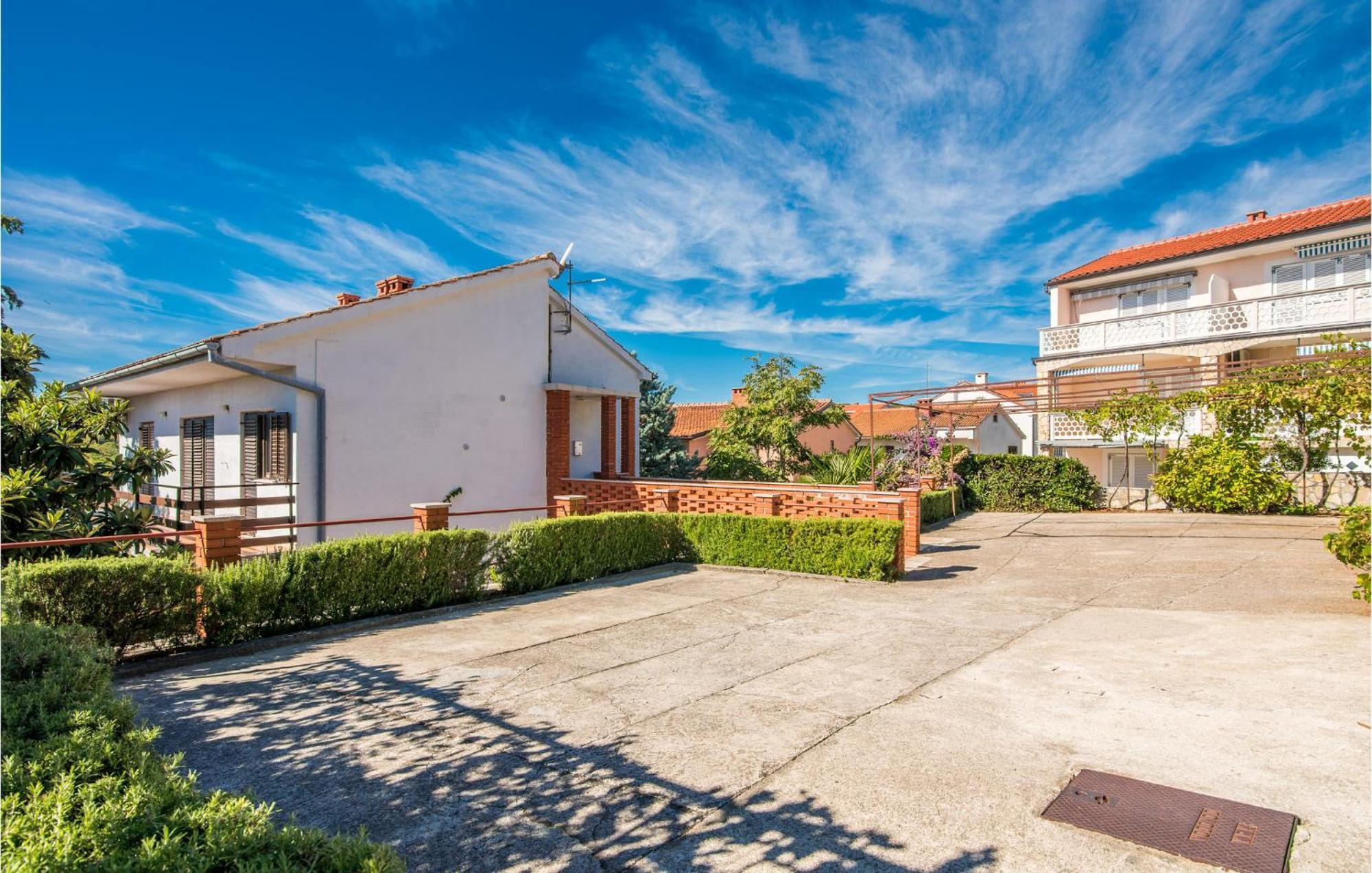 3 Bedroom Nice Apartment In Krk Krk Town Exterior foto